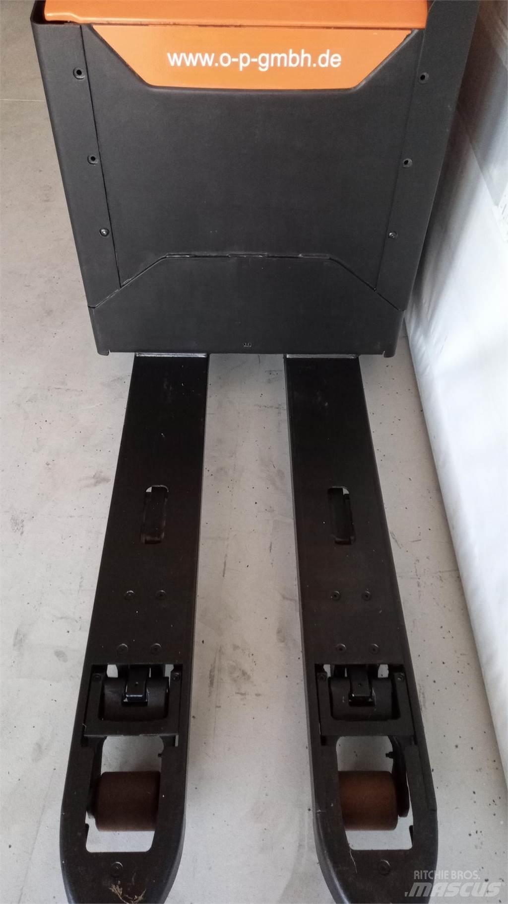 Toyota LPE 200 경량 리프터