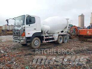 Hino 700 콘크리트 믹서트럭