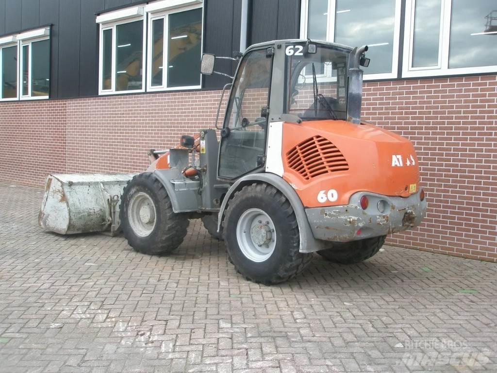 Atlas 60  휠로우더