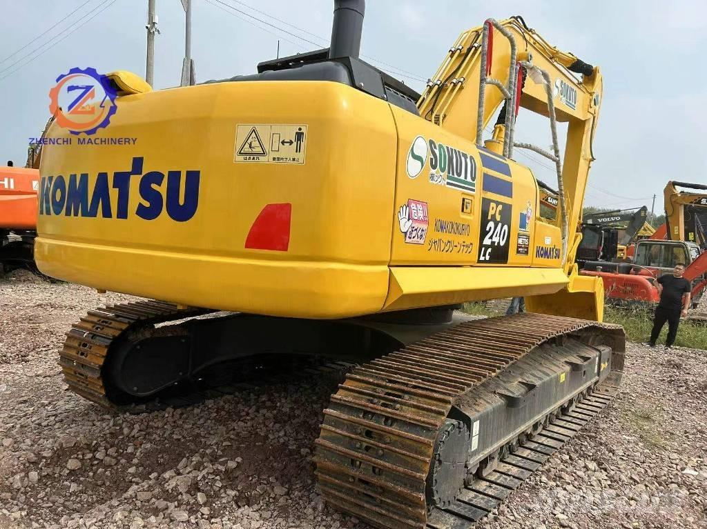 Komatsu PC 240-8 대형 굴삭기 29톤 이상
