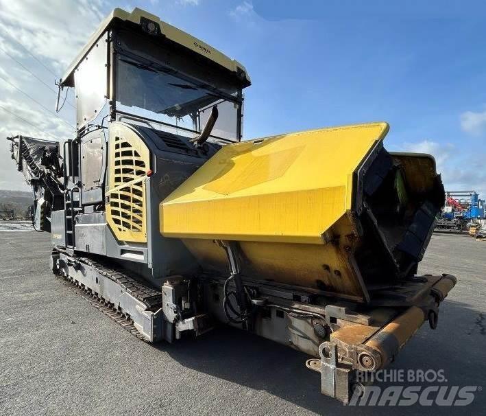 Bomag BMF 2500 S 아스팔트 포장장비