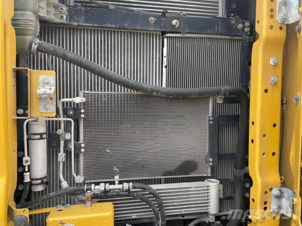 CAT 320 대형 굴삭기 29톤 이상