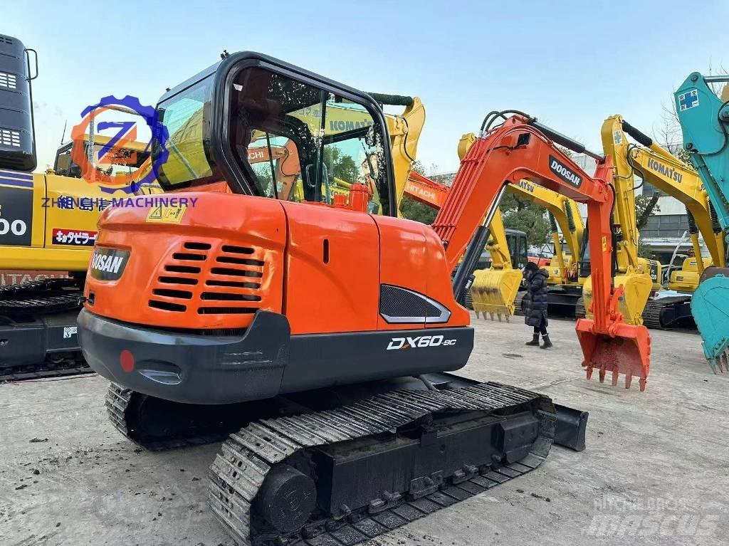 Doosan DX 60 소형 굴삭기 7톤 미만