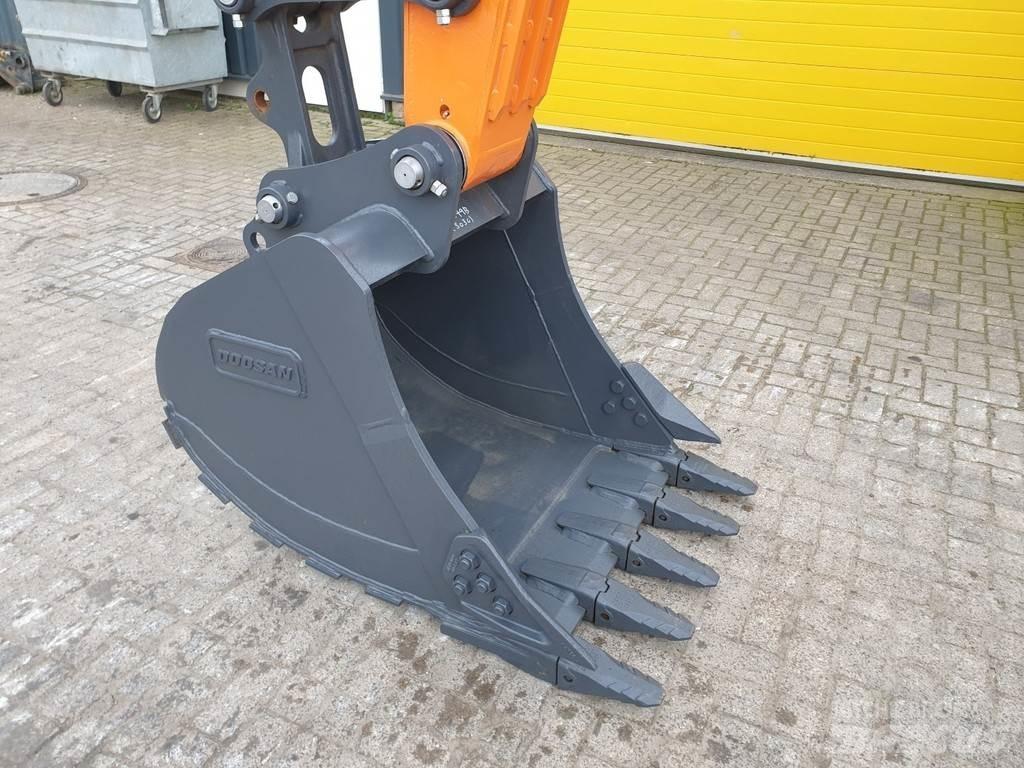 Develon DX140LC 대형 굴삭기 29톤 이상