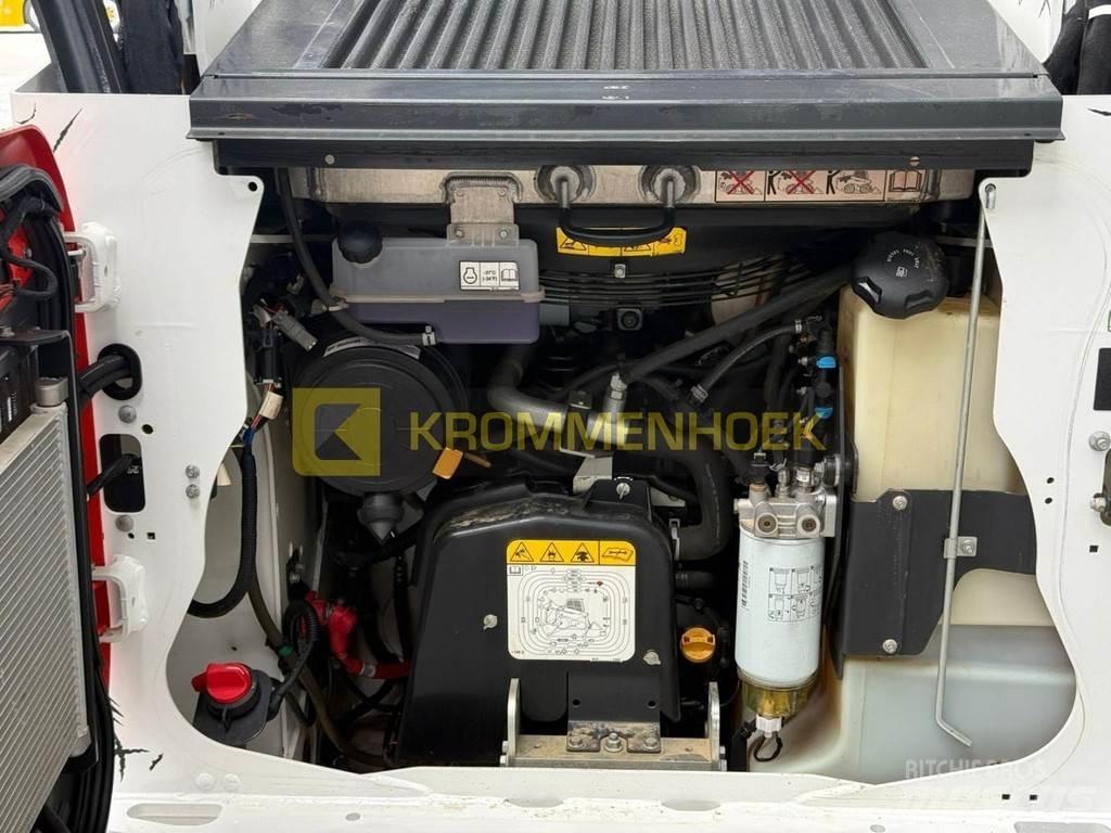 Bobcat T 76  스키드로더