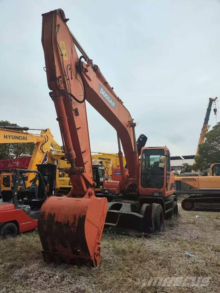 Doosan DH 210 W-7  휠 굴삭기