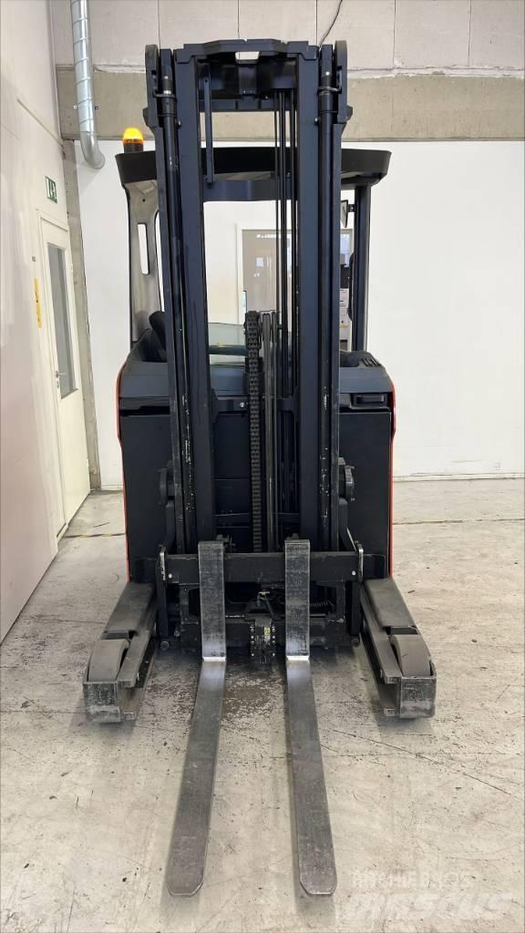 BT RR E 140 H 리치 트럭