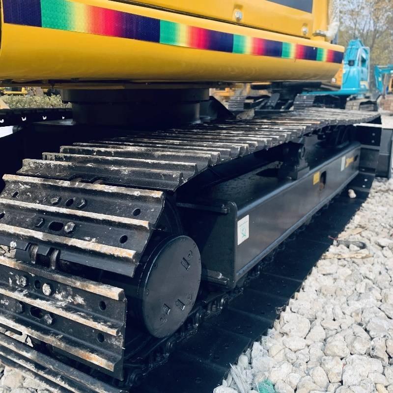 Komatsu PC 70 대형 굴삭기 29톤 이상
