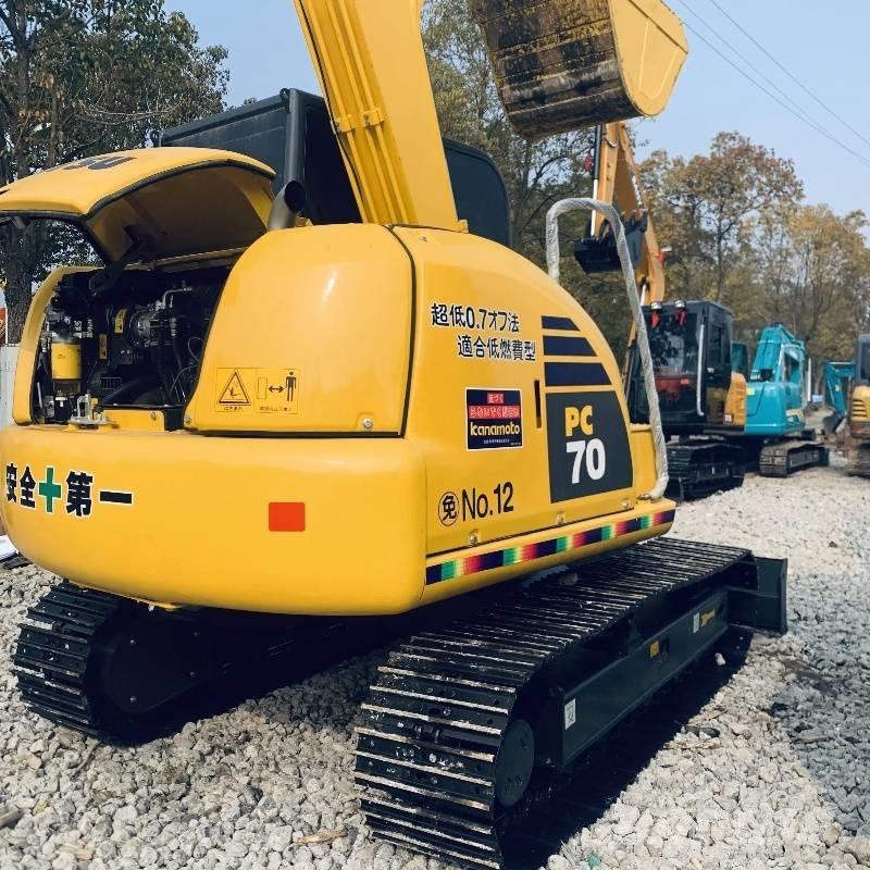 Komatsu PC 70 대형 굴삭기 29톤 이상
