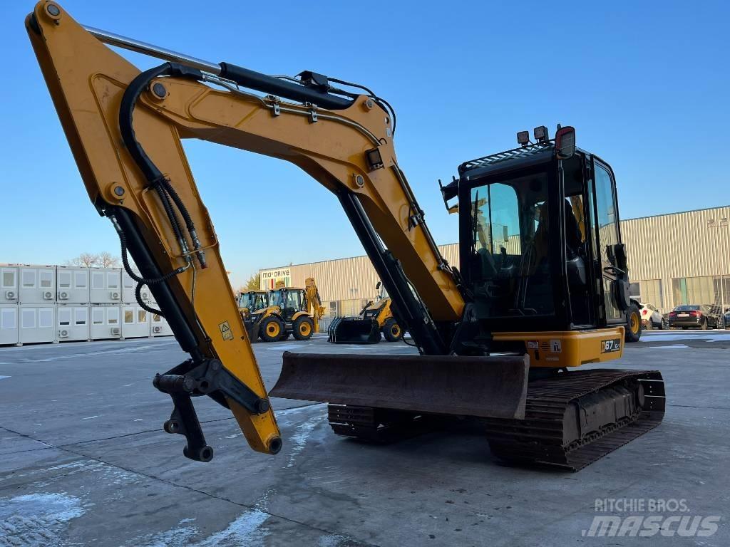 JCB 67 C 소형 굴삭기 7톤 미만