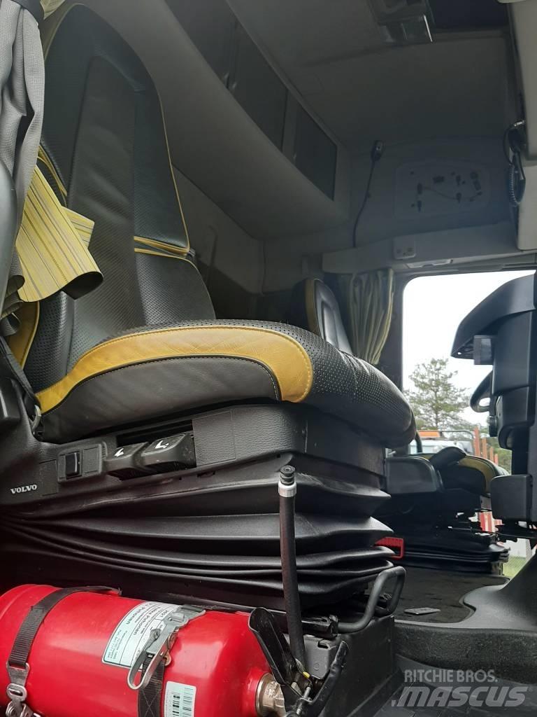 Volvo FH 16 목재 트럭