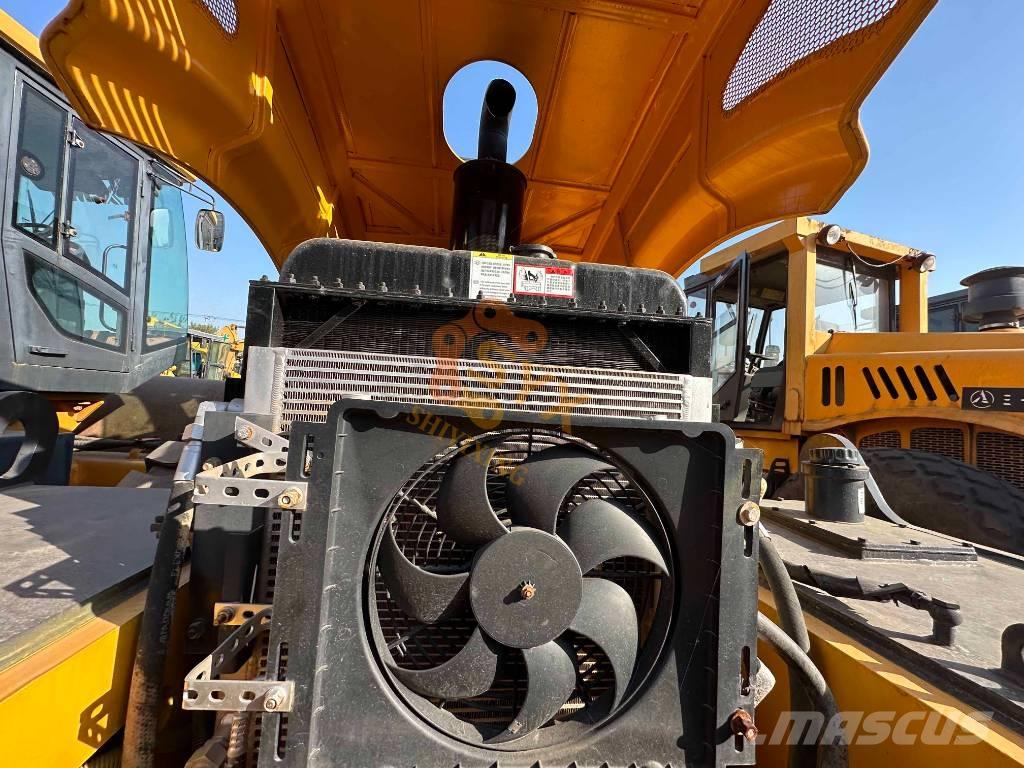 XCMG XS 233J 싱글 드럼 롤러