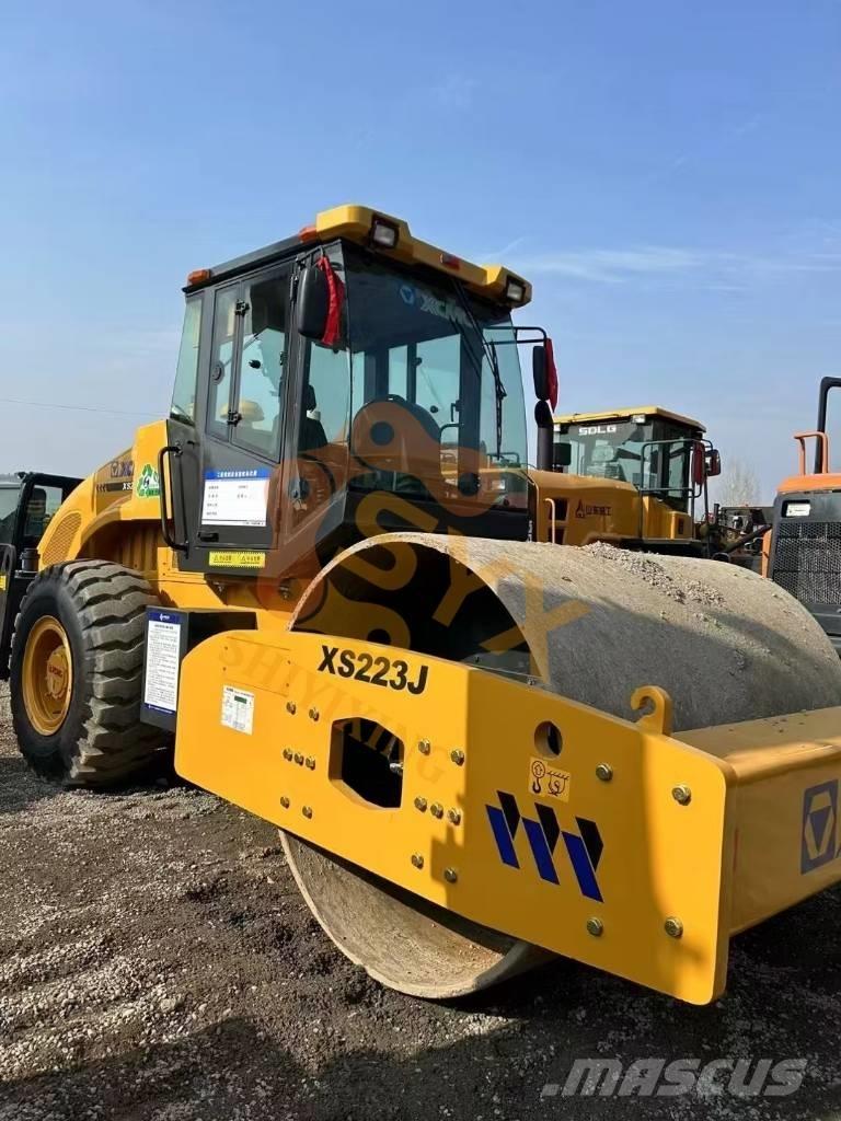 XCMG XS 233J 싱글 드럼 롤러