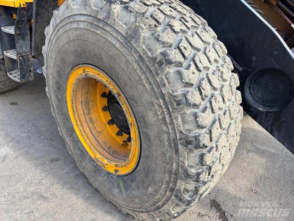 JCB 437 HT  휠로우더