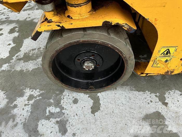 JCB S4046E 가위형 리프트