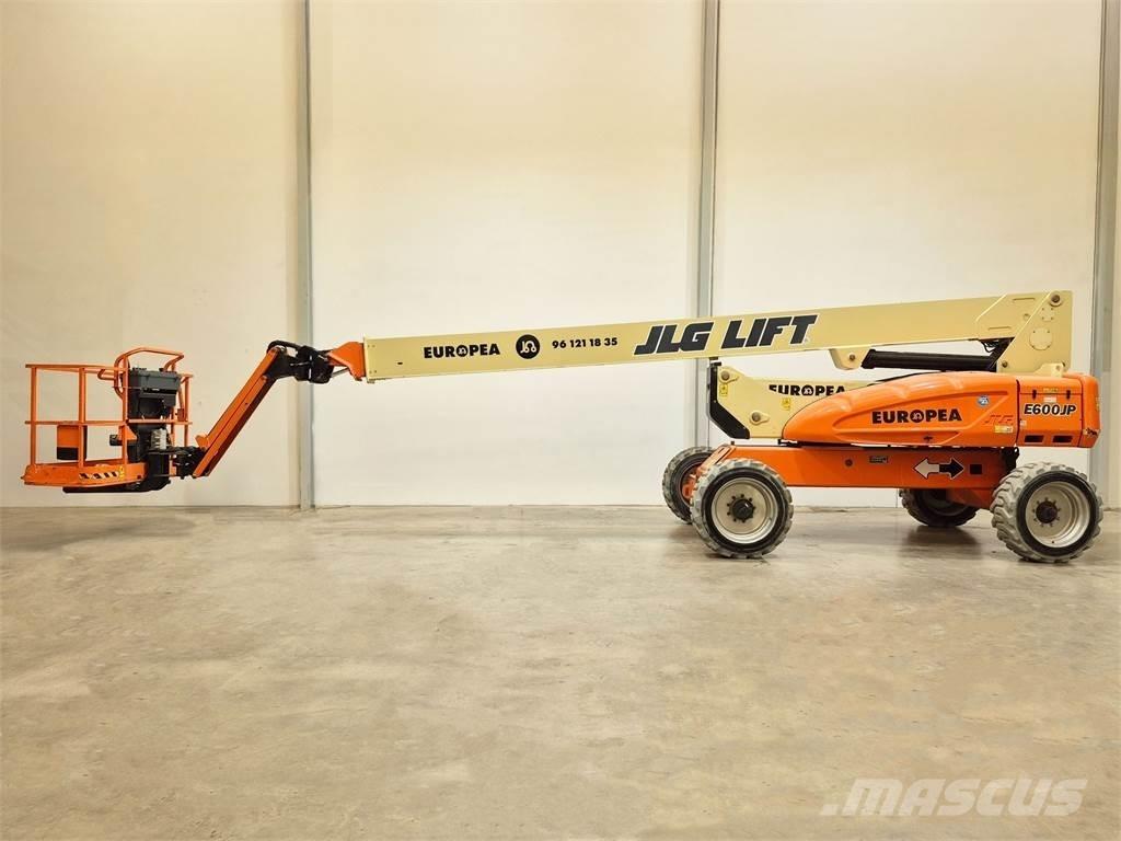 JLG E600JP 관절형 전동이동 리프트