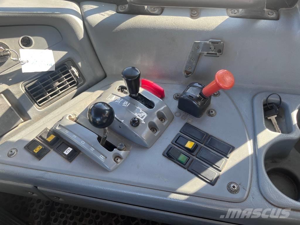 Volvo A 30 D 연결식 홀러