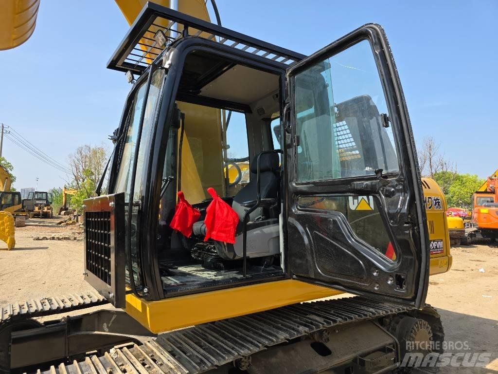 CAT 320 D 2 중형굴삭기 7톤-28톤