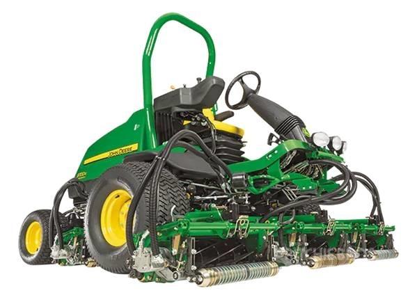 John Deere 8700 페어웨이 잔디깎기