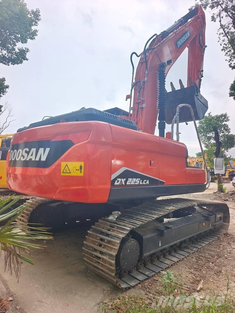 Doosan DX 225LC-9C 대형 굴삭기 29톤 이상