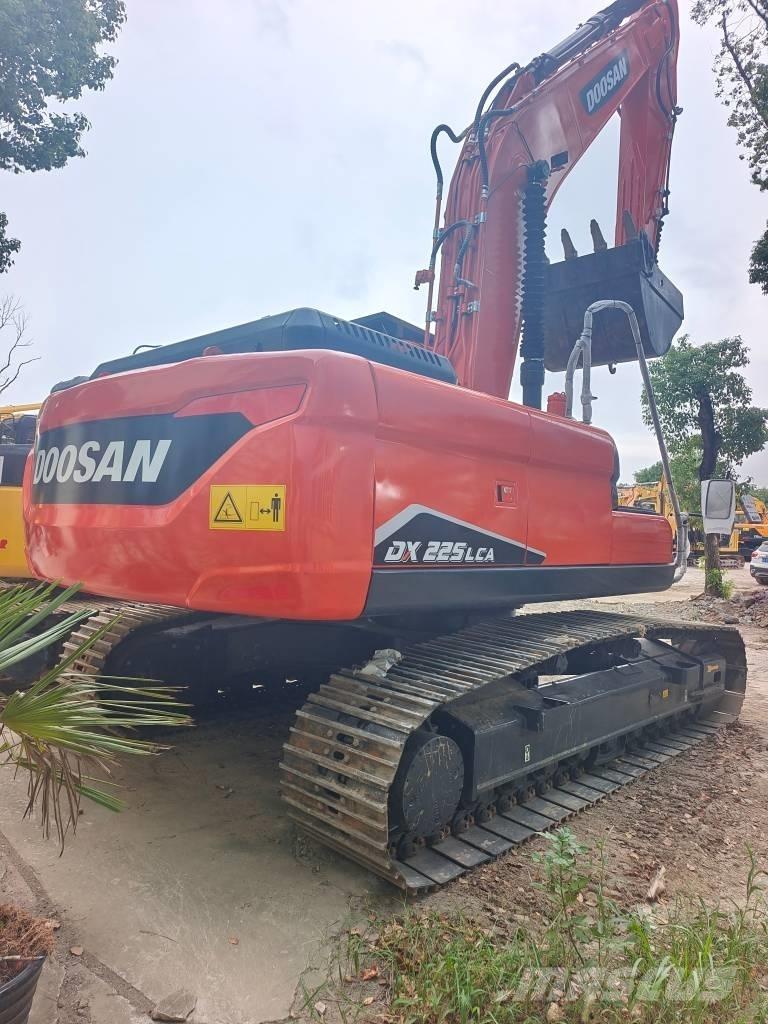 Doosan DX 225LC-9C 대형 굴삭기 29톤 이상
