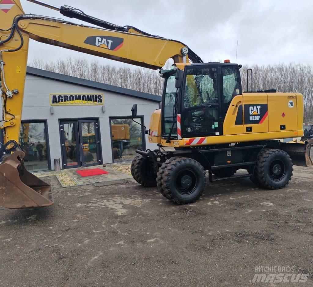 CAT M320 F  휠 굴삭기