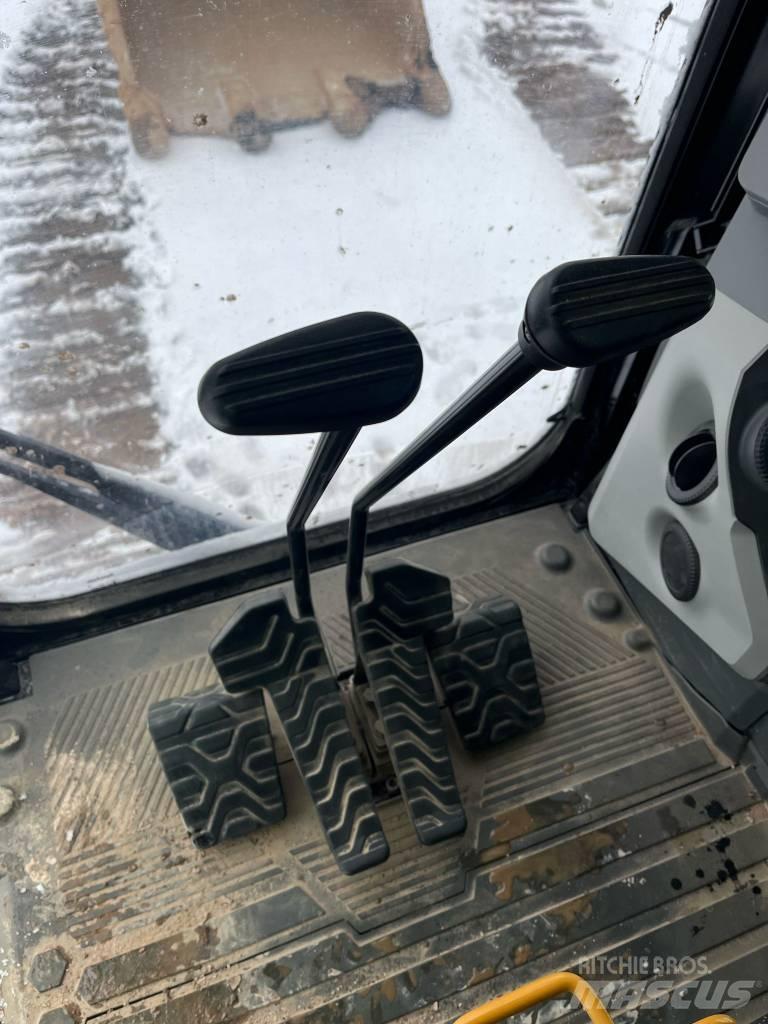 CAT 374-07B 대형 굴삭기 29톤 이상