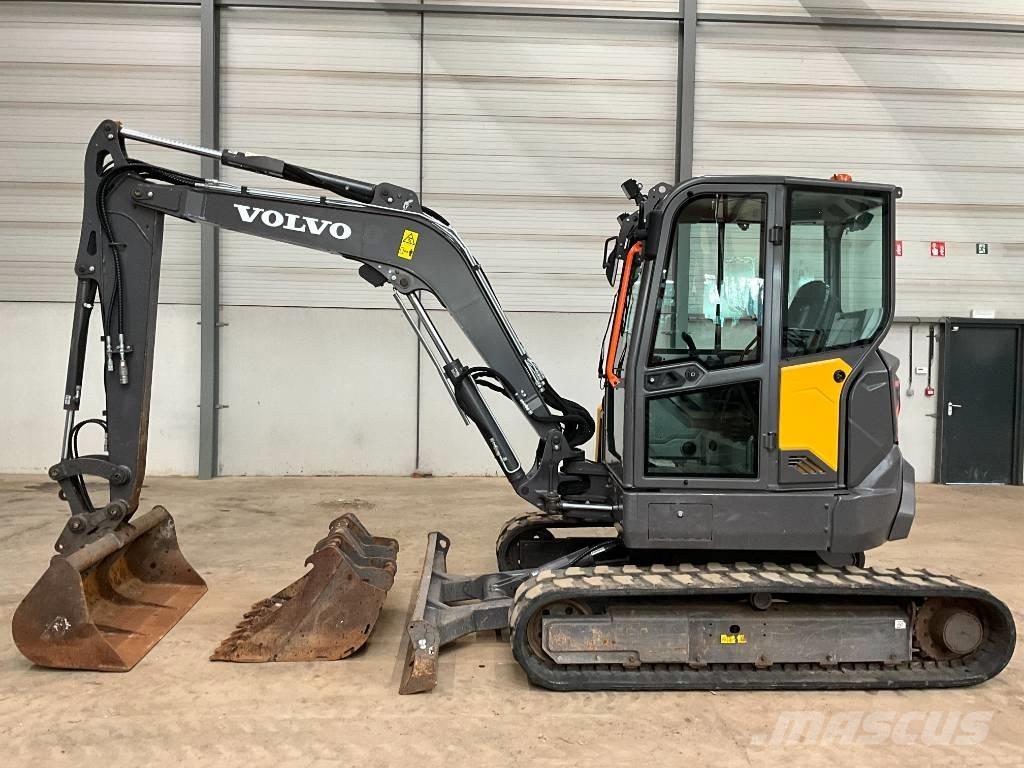 Volvo ECR 50 F 소형 굴삭기 7톤 미만