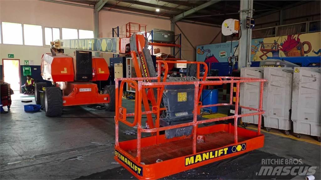 JLG 800AJ 관절형 전동이동 리프트
