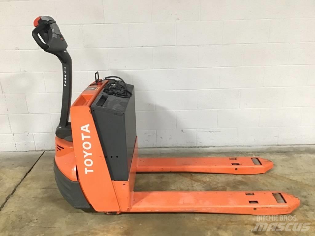 Toyota 7HBW23 핸드파레트 트럭