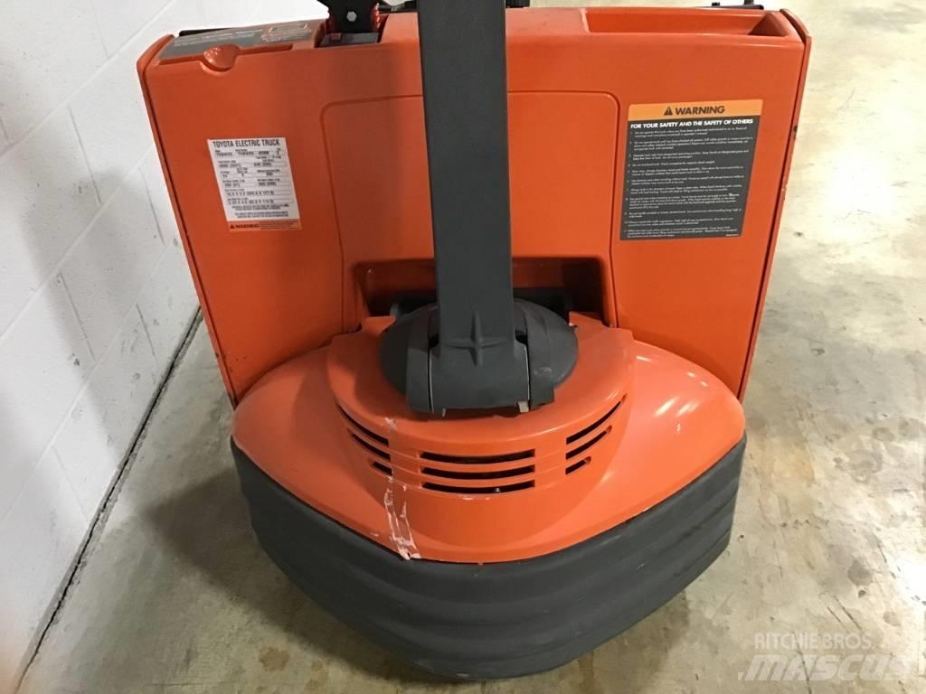 Toyota 7HBW23 핸드파레트 트럭