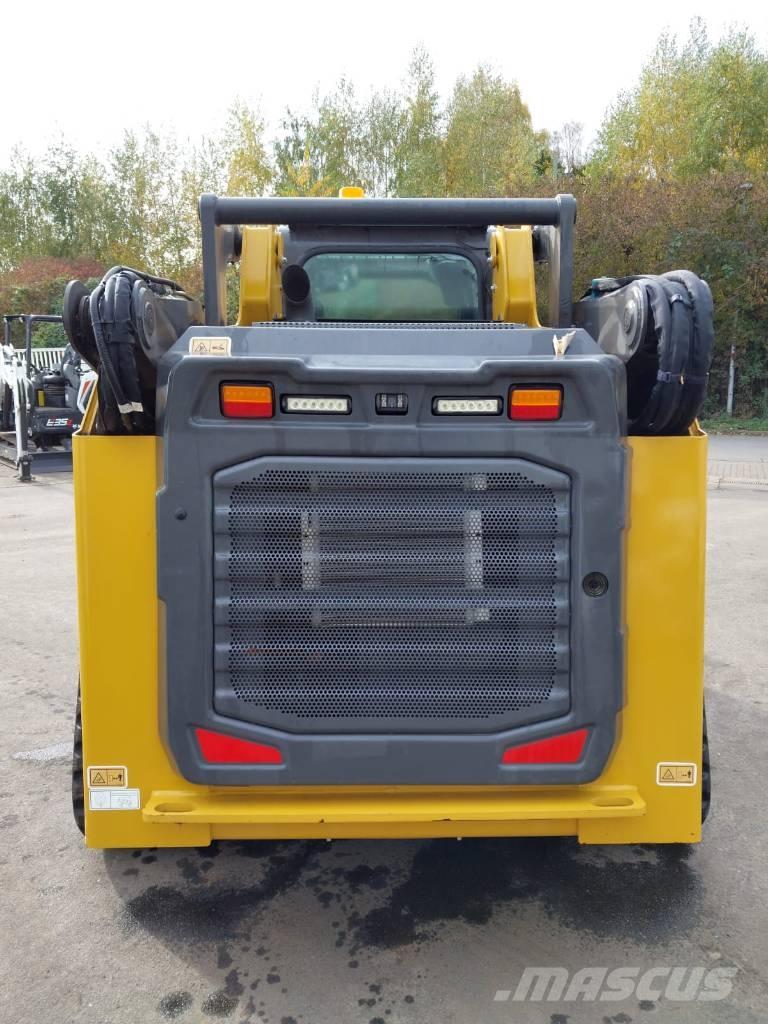 XCMG XC7-TV12 궤도식 로우더