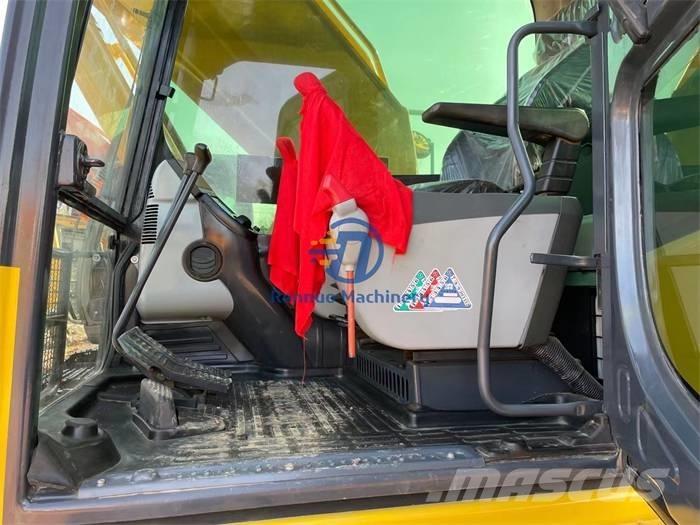Komatsu PC 220-8 대형 굴삭기 29톤 이상