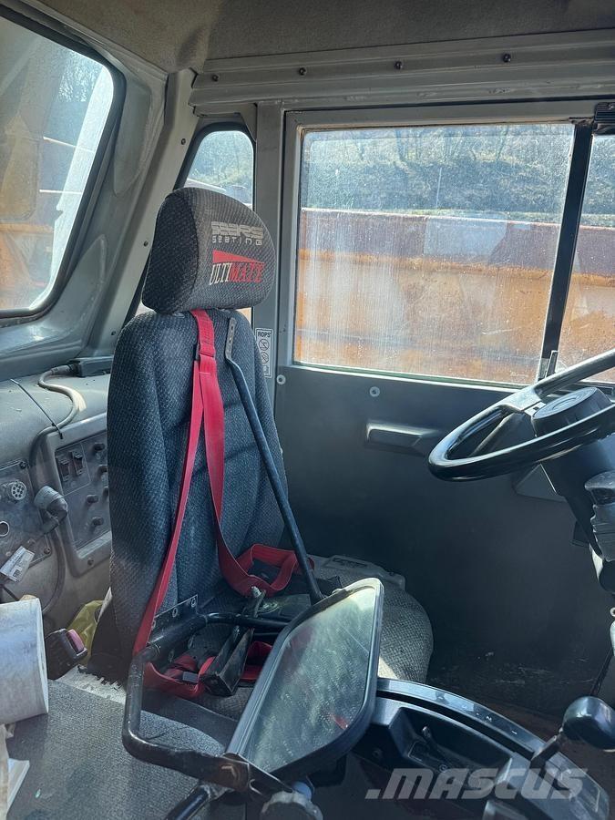 CAT 769D 캐빈 및 인테리어