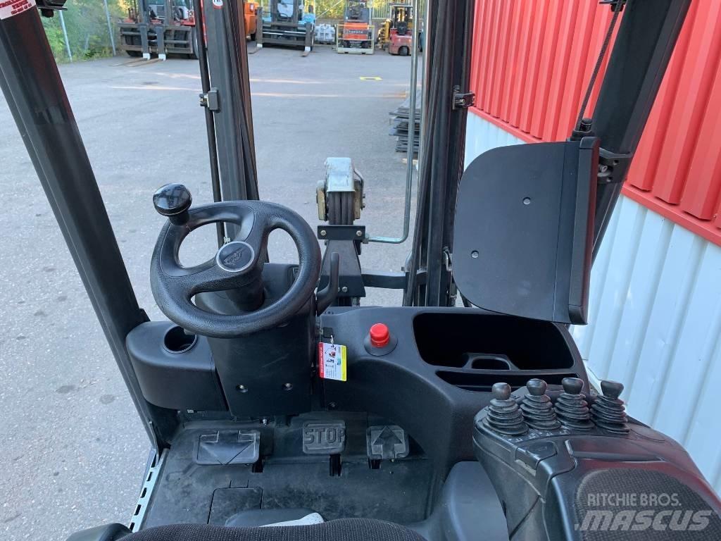 Linde E16C-02 전동 지게차