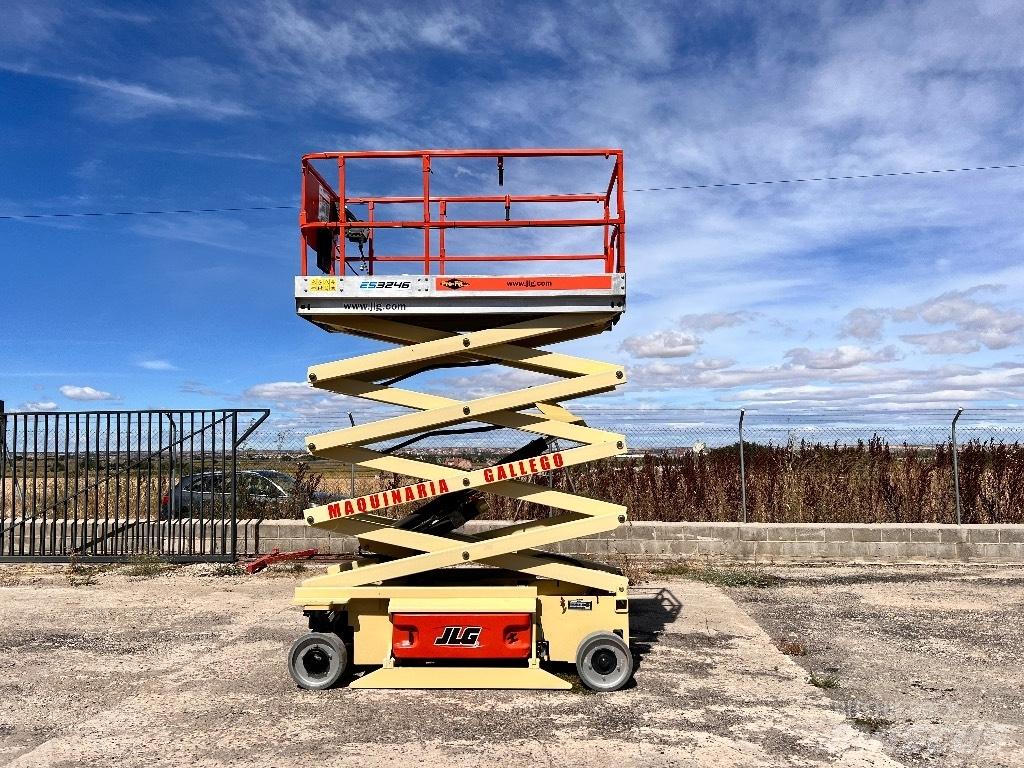 JLG 3246 ES 가위형 리프트