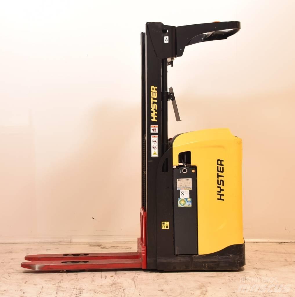 Hyster RS1.6-24 보행식 리치 지게차