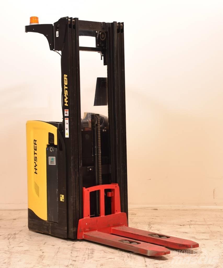 Hyster RS1.6-24 보행식 리치 지게차