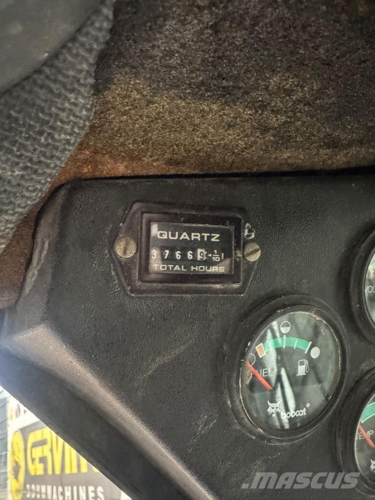 Bobcat 753  스키드로더