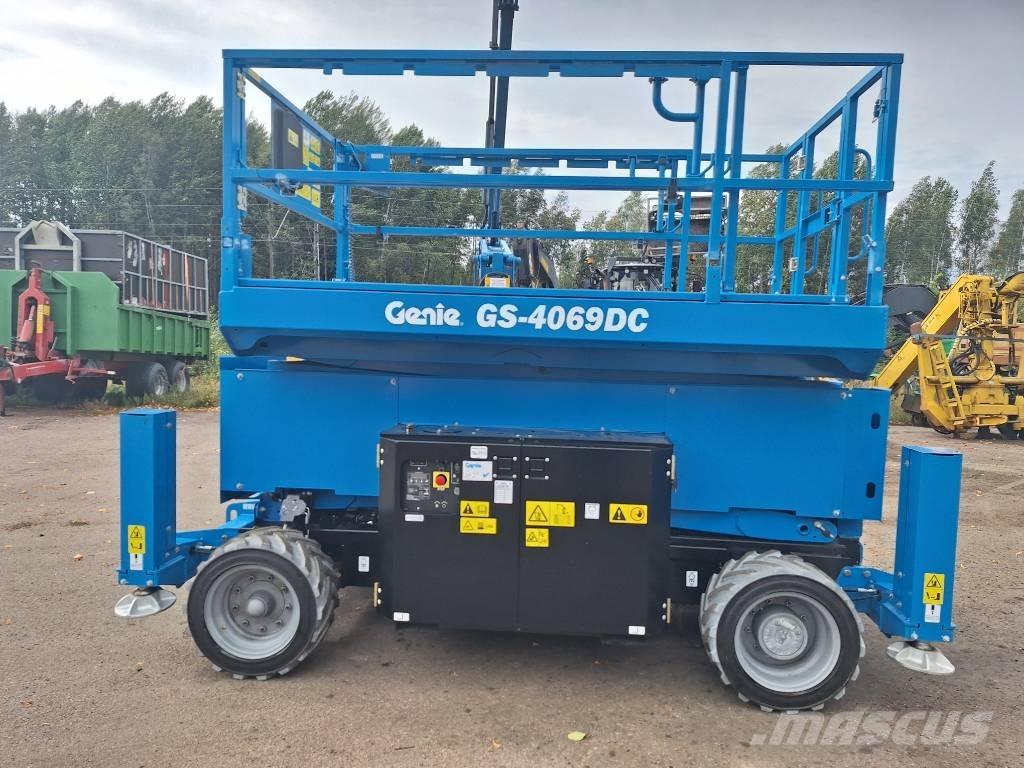Genie GS-4069 DC 가위형 리프트