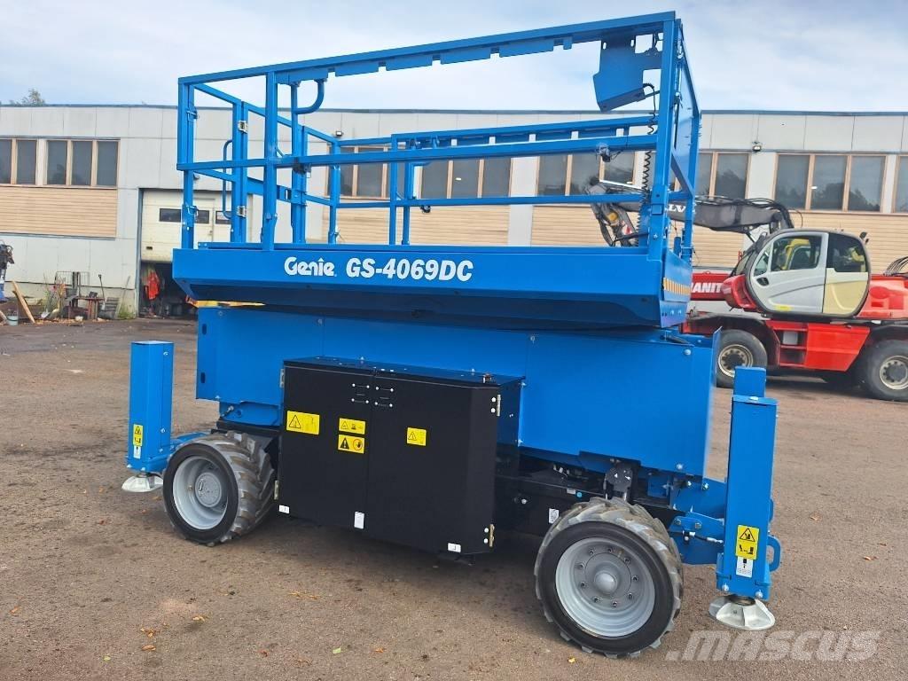 Genie GS-4069 DC 가위형 리프트