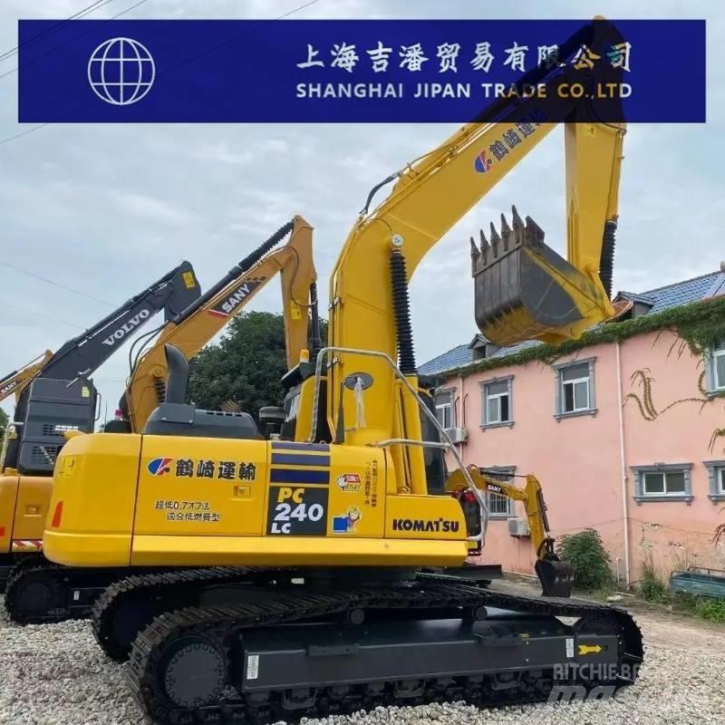 Komatsu PC 240 대형 굴삭기 29톤 이상