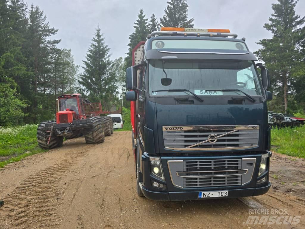Volvo FH16 목재 트럭