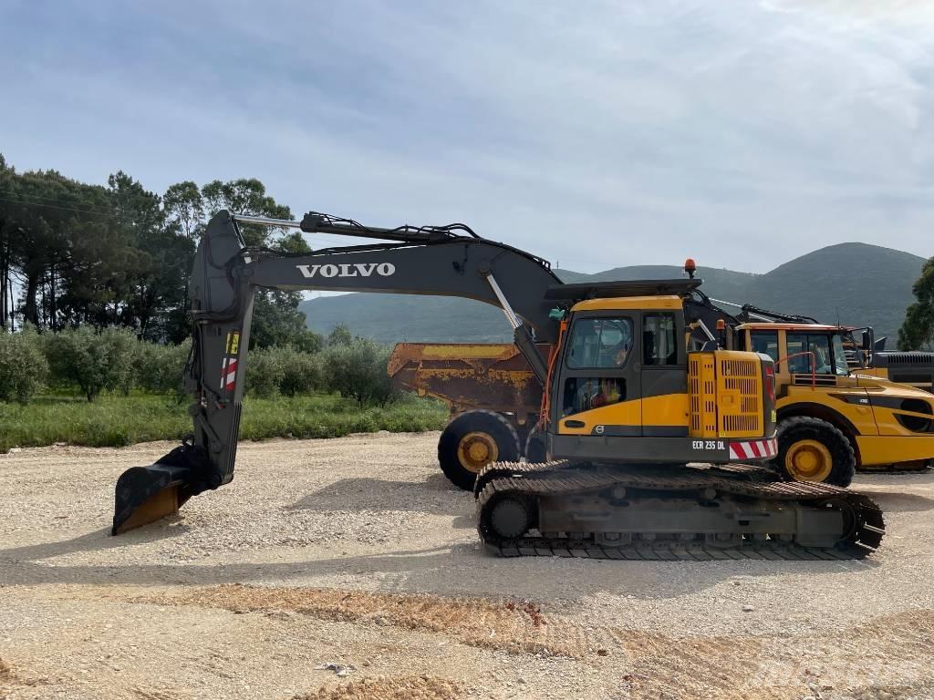 Volvo ECR 235 DL 대형 굴삭기 29톤 이상