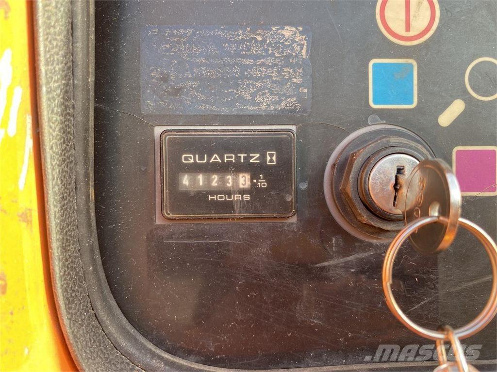 JLG 860SJ 관절형 전동이동 리프트