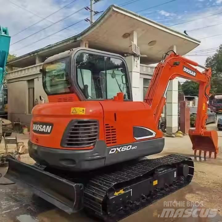Doosan DX60-9C 소형 굴삭기 7톤 미만