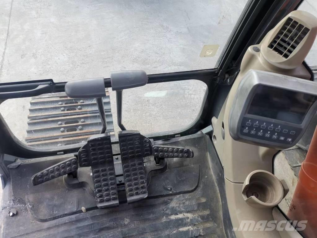 Hitachi ZX 240 대형 굴삭기 29톤 이상