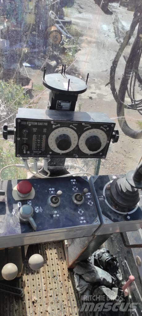 Atlas Copco ROC 812 도로 굴착기