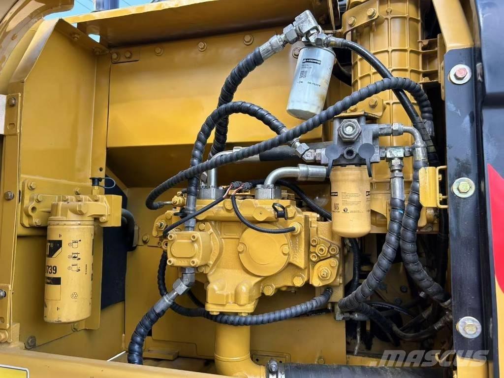 CAT 320 D 대형 굴삭기 29톤 이상