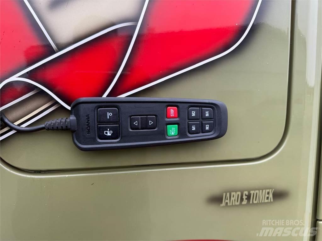 Scania P320 탑차 트럭